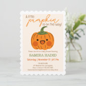 Eine kleine Pumpkin Herbst Herbstdusche Einladung (Stehend Vorderseite)