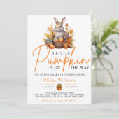 Eine kleine Pumpkin Herbst-RABBIT Kinderdusche Einladung (Stehend Vorderseite)