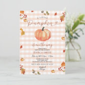 Eine kleine Pumpkin Rustic Gingham Floral Baby Dus Einladung (Stehend Vorderseite)