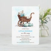Eine kleine Puppen Baby Carriage Baby Dusche Einladung (Stehend Vorderseite)