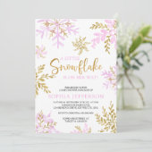 Eine kleine Schneeflocke ist auf dem Weg zur Babyd Einladung (Stehend Vorderseite)