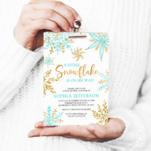 Eine kleine Schneeflocke ist auf dem Weg zur Babyd Einladung