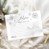 Eine kleine Schneeflocke ist auf dem Weg zur Graue