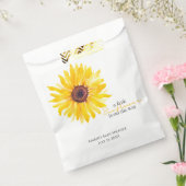 Eine kleine Sonnenblume befindet sich auf der "Way Geschenktütchen (Versiegelt)