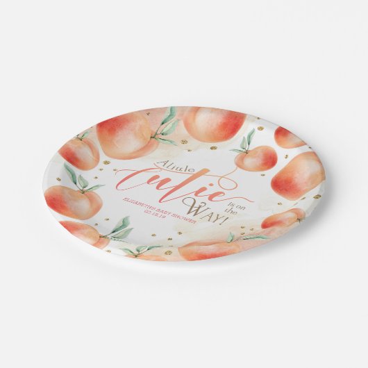 Eine kleine Süsse auf der Pfirsichdusche Pappteller (Schrägansicht)