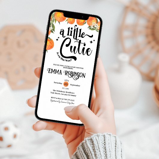 Eine kleine Süsse befindet sich auf dem Weg zur Or Einladung