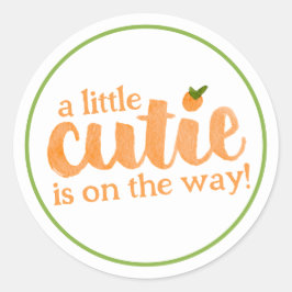 Eine kleine Süsse befindet sich auf der Way Baby D Runder Aufkleber