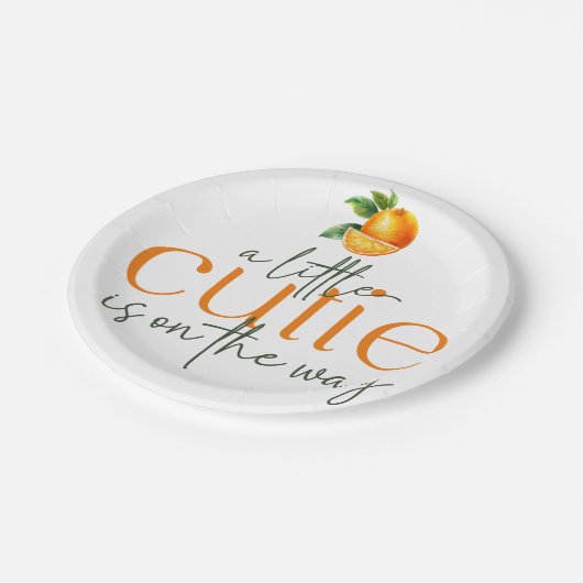 Eine kleine Süsse ist auf dem Weg Teller (Schrägansicht)