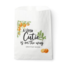 Eine kleine Süsse ist auf dem Weg zur Orange Baby