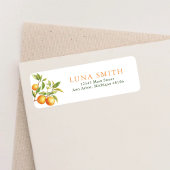 Eine kleine Süsse ist auf dem Weg zur orangen Rück