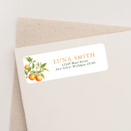 Eine kleine Süsse ist auf dem Weg zur orangen Rück