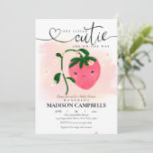 Eine kleine Süsse ist unterwegs Erdbeere Einladung (Stehend Vorderseite)