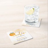 Eine kleine Süsse ist unterwegs mit einer orangefa Rechteckiger Pappuntersetzer (Vor Ort)