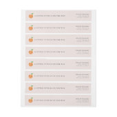 Eine kleine Süsse ist unterwegs mit einer rosa Bab (Bogen)