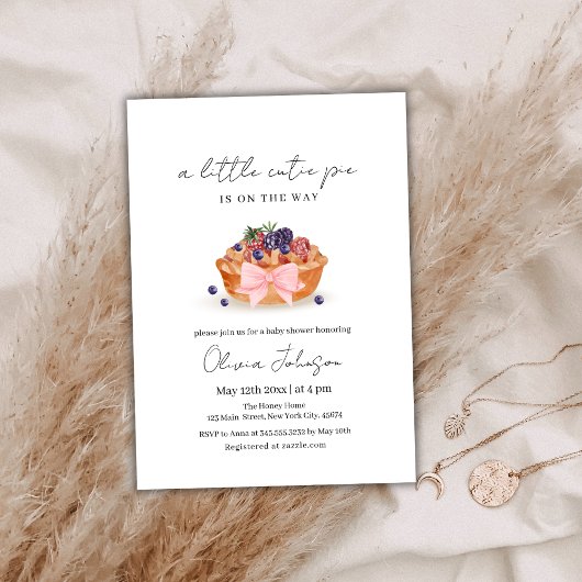 Eine kleine Süsse Pie Berry Bow Babydusche Einladung