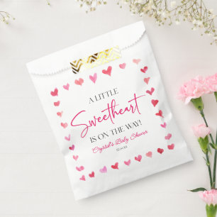 Eine kleine süße Red Pink Hearts Baby Dusche Geschenktütchen