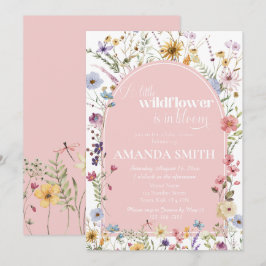 Eine kleine Wildblume befindet sich in der Blütend Einladung