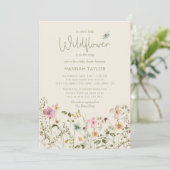Eine kleine Wildblume Boho Girl Babydusche Einladung (Stehend Vorderseite)
