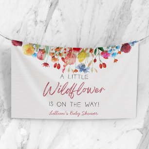 Eine kleine Wildblume ist auf dem Weg zur Babydusc Banner