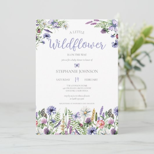 Eine kleine Wildblume-Lavendel-Dusche Einladung (Stehend Vorderseite)