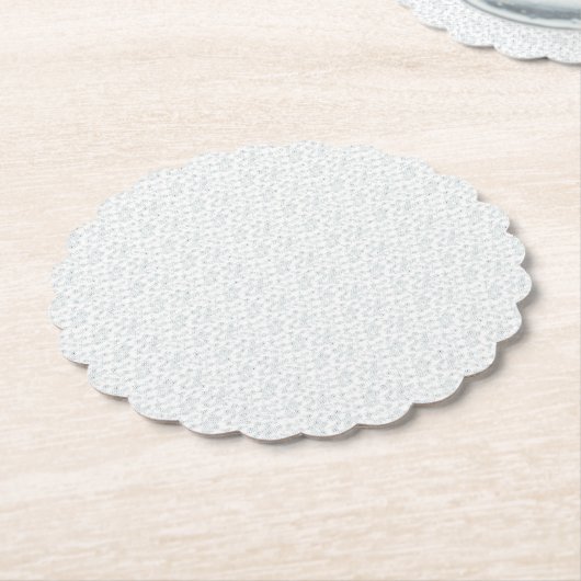 Eine komplett weiße, funkellose Oberfläche füllt d Untersetzer (angewinkelt)