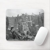 Eine Körperverletzung des Gewehr-zwei während des Mousepad (Mit Mouse)
