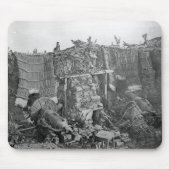 Eine Körperverletzung des Gewehr-zwei während des Mousepad (Vorne)