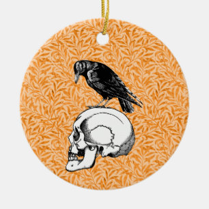 Eine Krähe oder ein Rabe und Totenkopf Halloween O Keramik Ornament