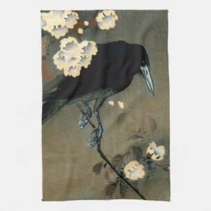 Eine Krähe und Blüten von Ohara Koson Vintage Handtuch