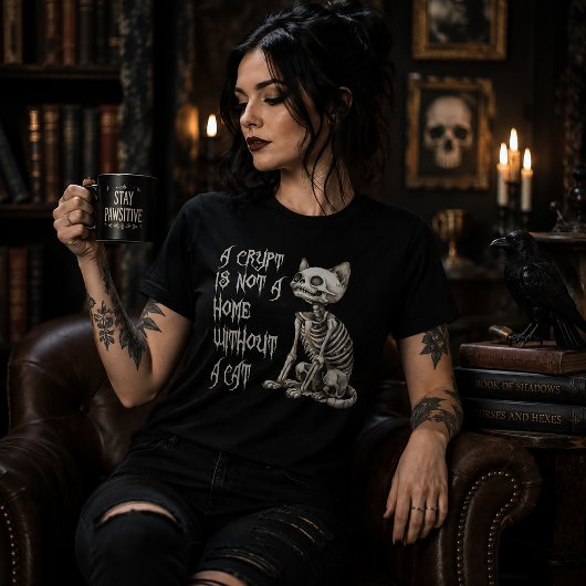 Eine Krypta ist ohne Katze kein Zuhause Tri-Blend Shirt
