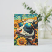 Eine Kuh in einer Sonnenbrille auf einem Sonnenblu Postkarte (Stehend Vorderseite)