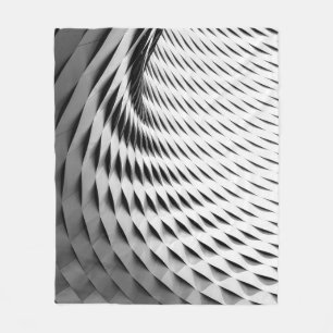 EINE KURVIERTE FASSADE, DIE IN DER WEISSEN LATTICE FLEECEDECKE