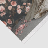 Eine Lady & ein Spitz Portrait & florale Kunst & K Seidenpapier (Ausschnitt)