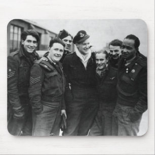Eine Lancaster-Bomber-Crew Mousepad