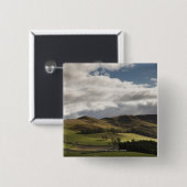 Eine Landschaft mit Rolling Hills und Wolken Button (Vorne & Hinten)