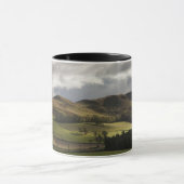 Eine Landschaft mit Rolling Hills und Wolken Tasse (Zentrum)