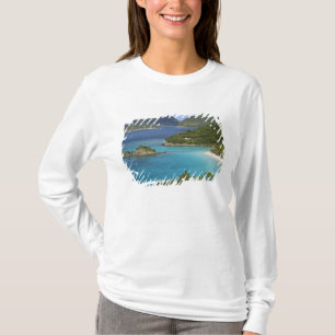 Eine Landschaft von Caneel Bay von einer Straße au T-Shirt