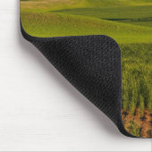 Eine landschaftliche Ansicht einer Scheune in Mousepad (Ecke)