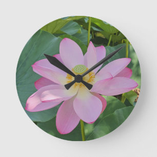 Eine lebendige Lotus-Blume Runde Wanduhr