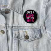 Eine lebenslange Ehefrau vergnügt Brustkrebs Button (Beispiel)