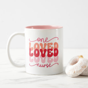 Eine liebende Krankenschwester Zweifarbige Tasse