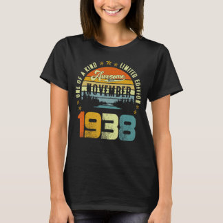 Eine limitierte Auflage Phantastisch seit Novemb T-Shirt