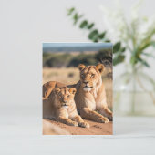 Eine Lioness mit ihrem Hund Postkarte (Stehend Vorderseite)
