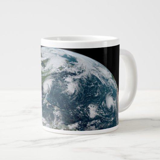 Eine lose Kette tropischer Wirbelstürme Jumbo-Tasse (Vorderseite Rechts)