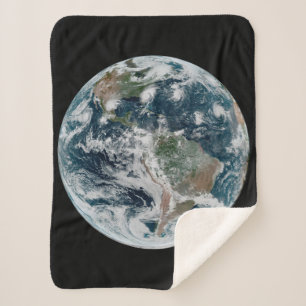 Eine lose Kette tropischer Wirbelstürme Sherpadecke