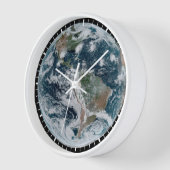 Eine lose Kette tropischer Wirbelstürme Uhr (Winkel)