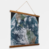 Eine lose Kette tropischer Wirbelstürme Wandteppich Mit Holzrahmen (Gewinkelt)