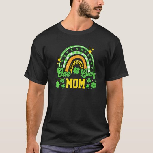 Eine lucky Mama Leopard Print Rainbow T-Shirt (Vorderseite)