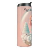 Eine lustige kleine Puppe auf einer Wolke Thermosbecher (Nach links gedreht)