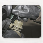 Eine Marine fügt einen Trinkschlauch in seinen Kan Mousepad (Vorne)